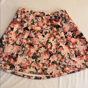 Adorable high waist floral skirt